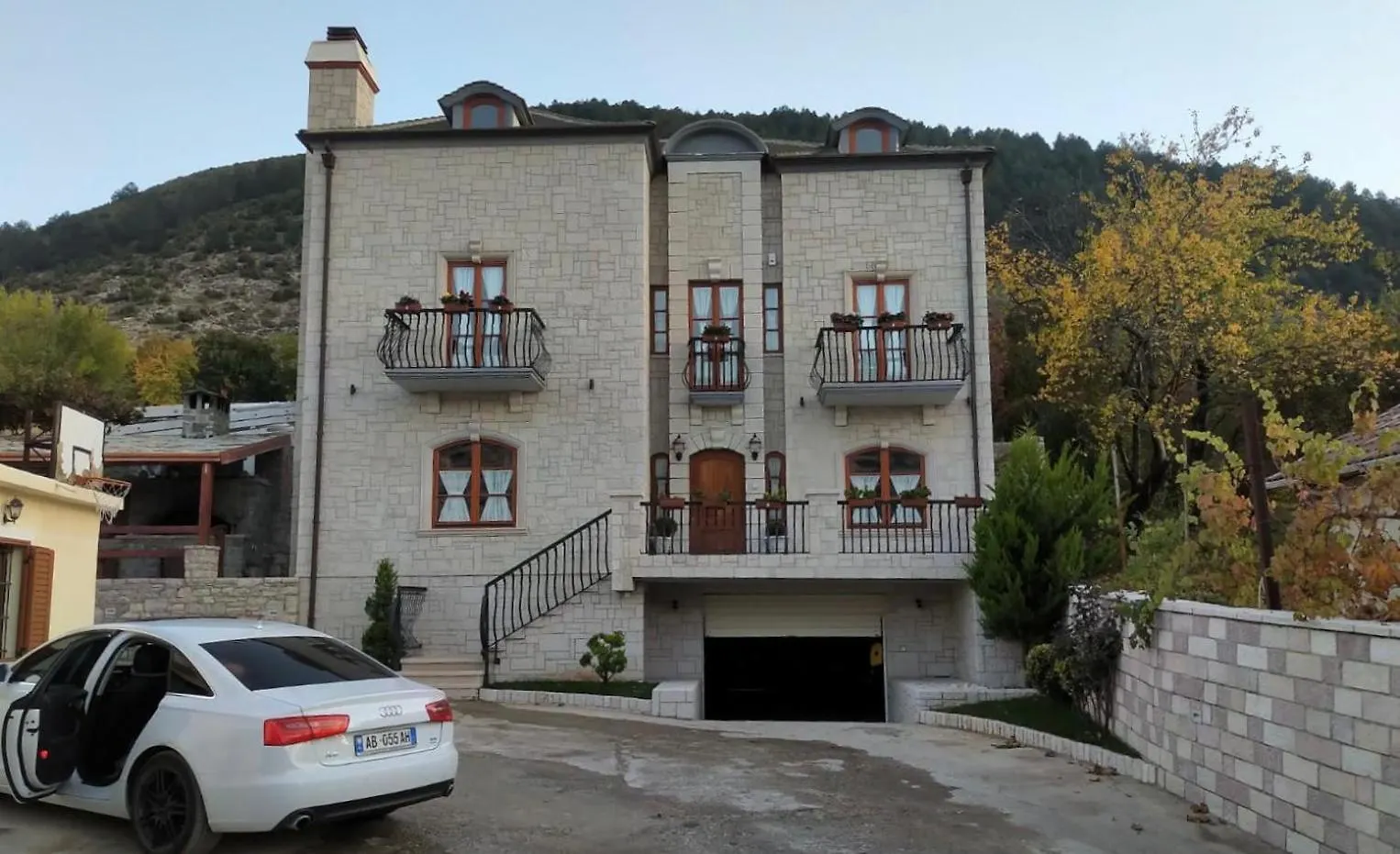 Hotel Mari'S Guesthouse Tepelene